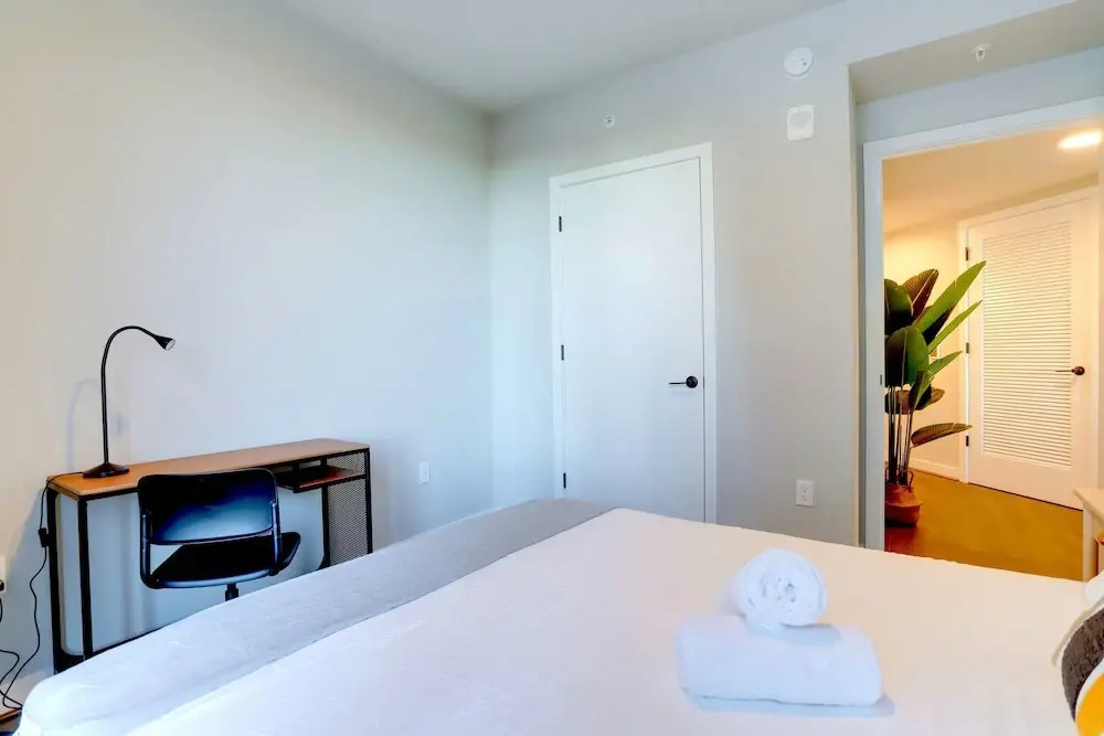 Prime Metro Proximity Condo at Clarendon