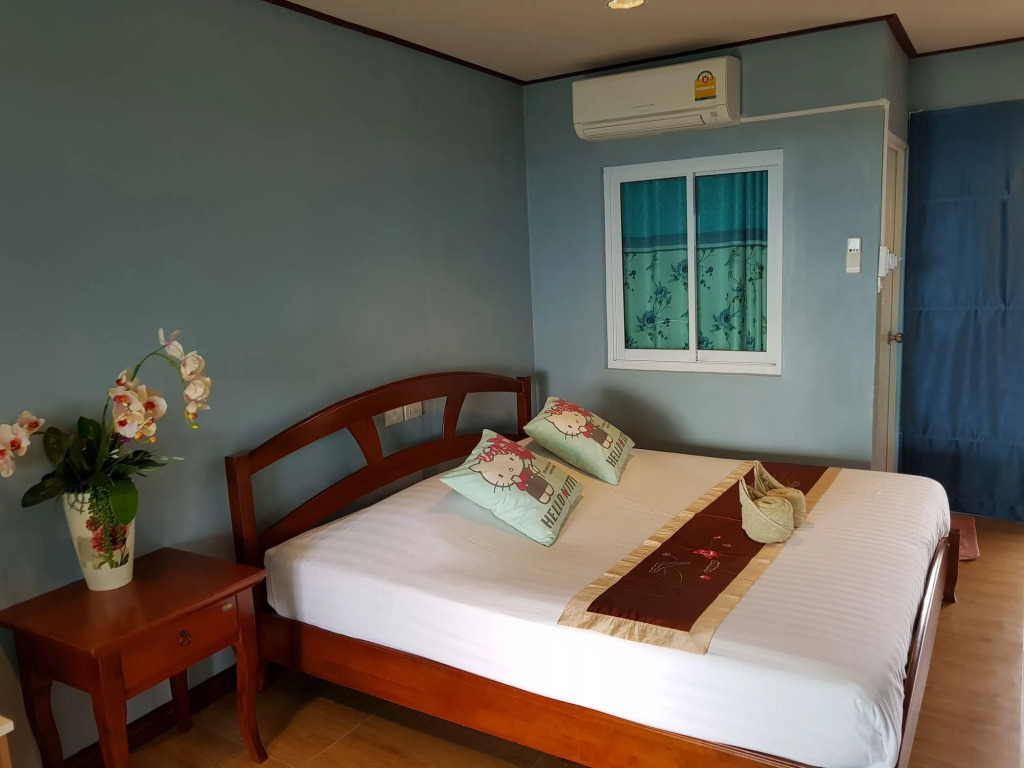 Baanmorkburi Resort