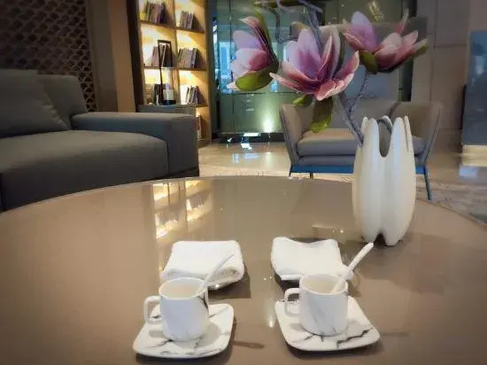 Hongbao Hotel (Xuchang Caowei Ancient City Pang Donglai Times Square)