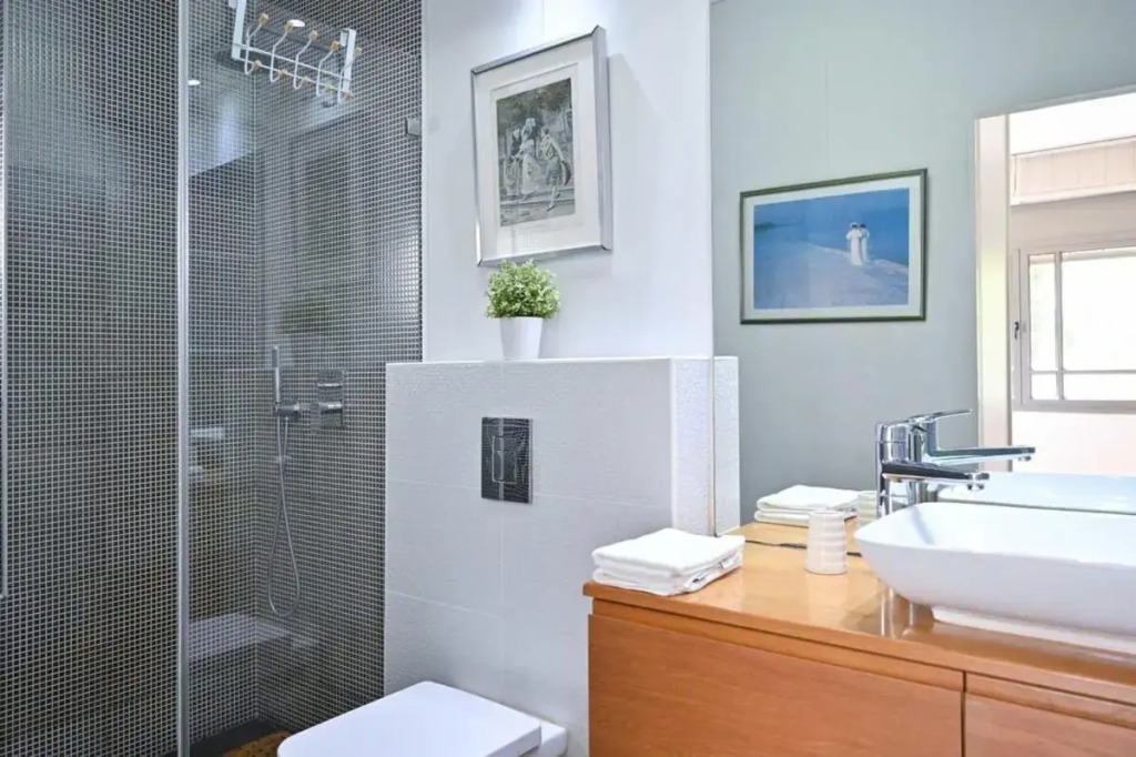 Classy 2BR in Amsterdam by HolyGuest