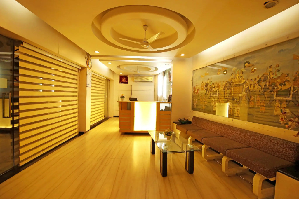 Ashish Palace - A City Centre Hotel