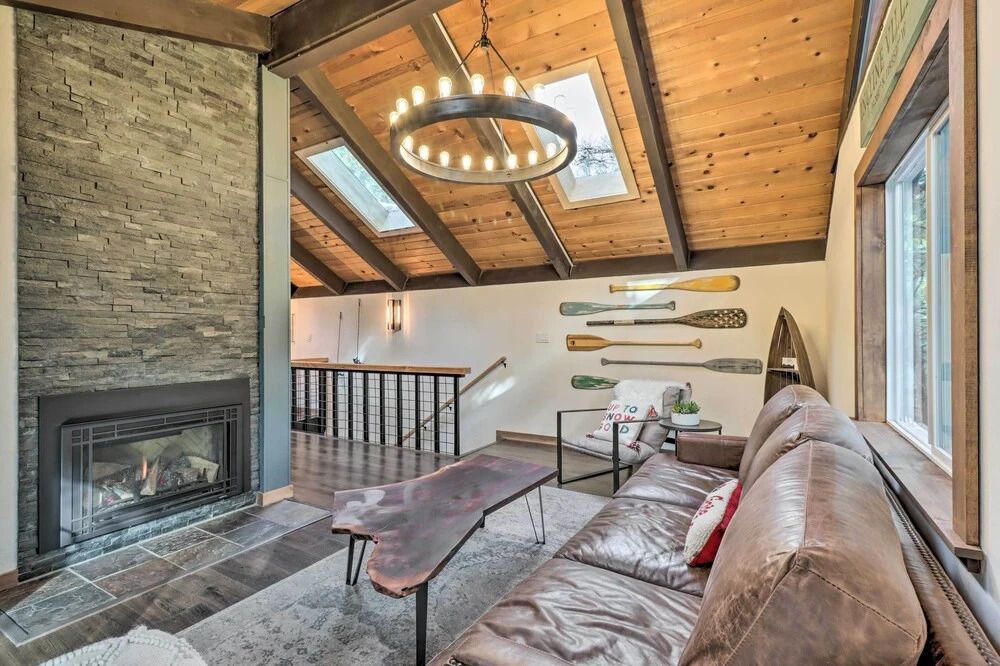 Incline Village Cabin w/ Patio: 2 Mi to Beach!