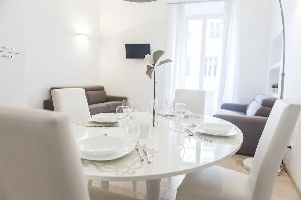 Vatican Imperial Apartment 2840sq ft