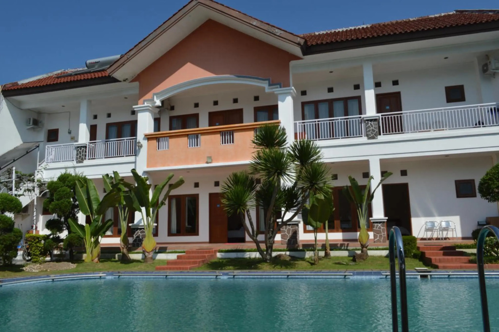 Hotel Lurus