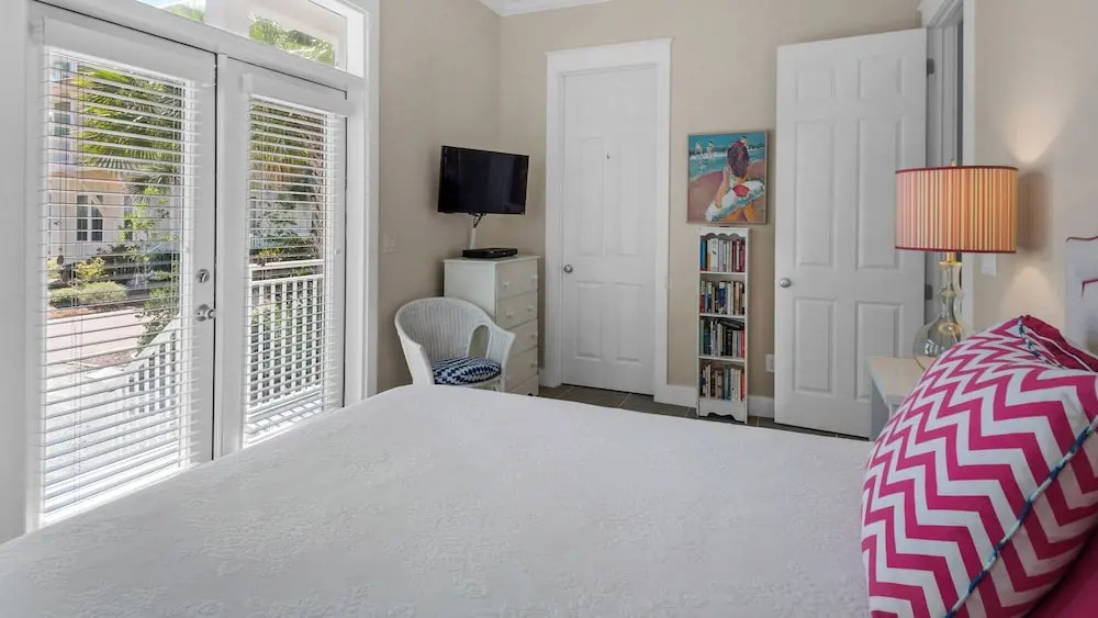 Close to Beach Access & Rosemary~ Seacrest Lagoon Pool Access
