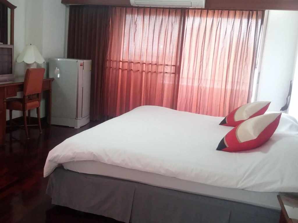 Interchange Tower Serviced Apartment - SHA Extra Plus