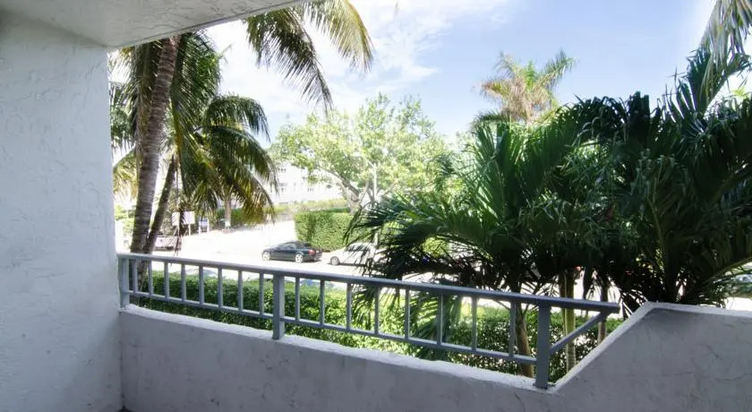 South Beach Miami Servirents