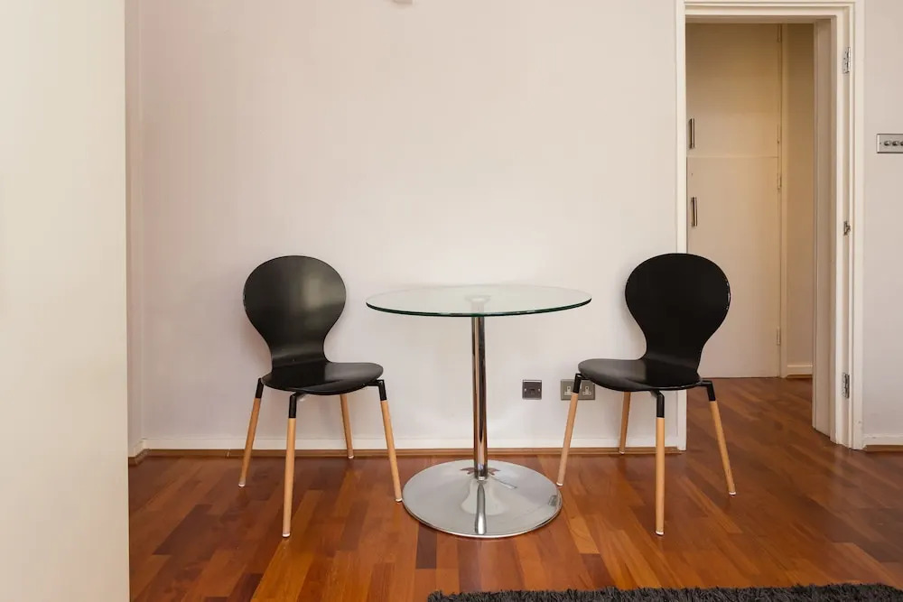 2 Bedroom Flat Sleeps 4 in Pimlico