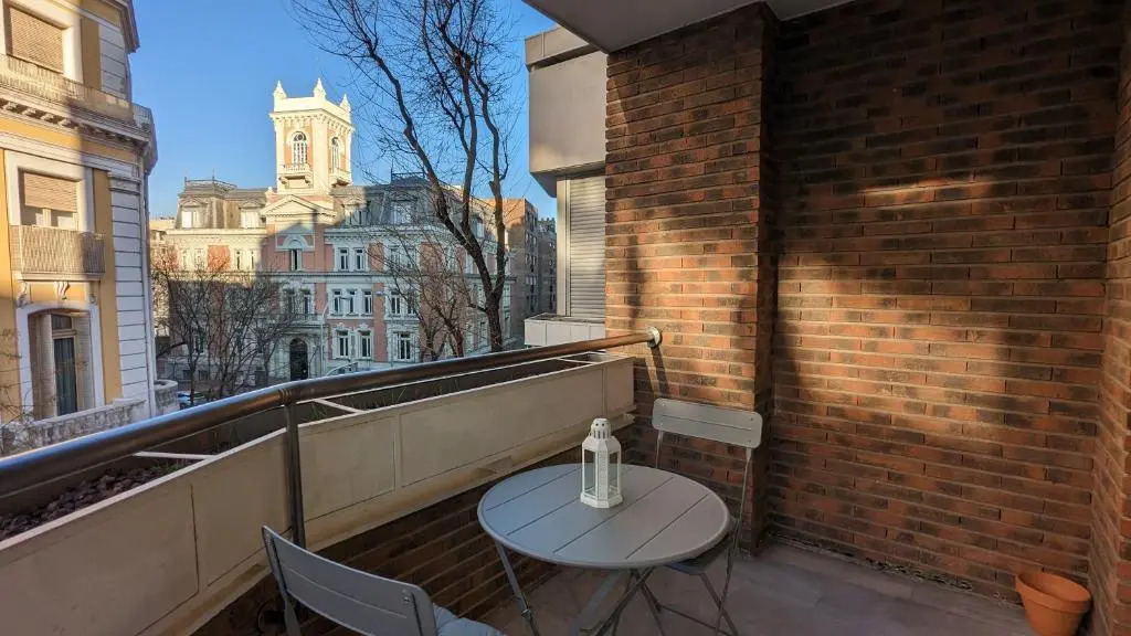 DFLAT Escultor Madrid Apartments