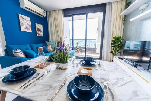 Arcoris Mont Kiara next 163plaza 1-4Pax one plus one Bedroom