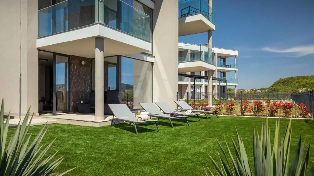 Royal Hilltop Residence