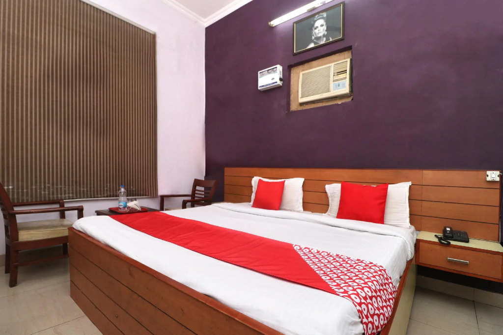 OYO 10605 Hotel Star INN
