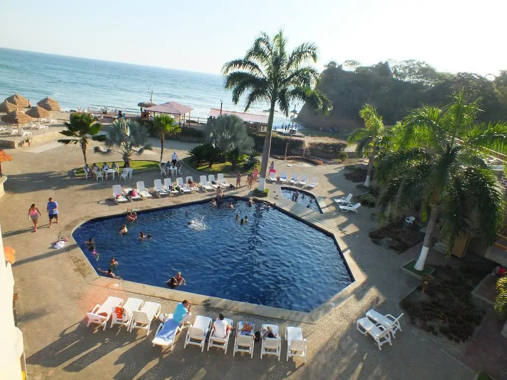 Baja Montañita Beach Resort