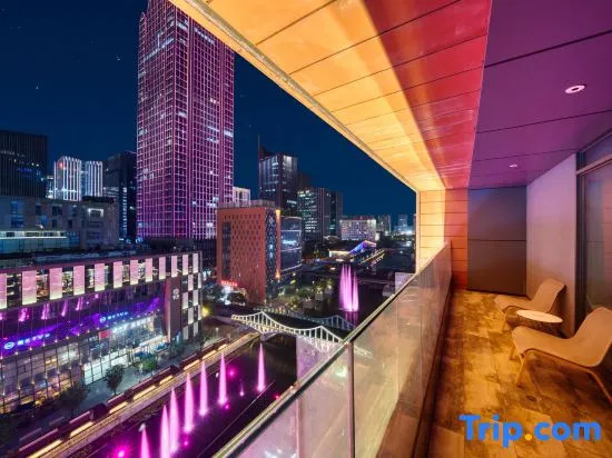 Tiangang Manfei Hotel (Ningbo Southern Business District Luomeng Universal City Store)