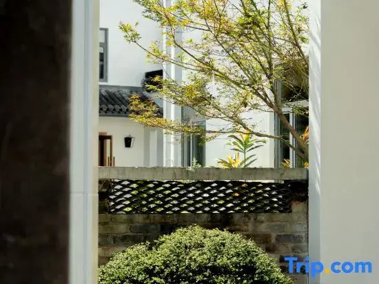 MisooHi Huayin Mystery Hotel (Mount Huangshan Tangkou South Gate Store)