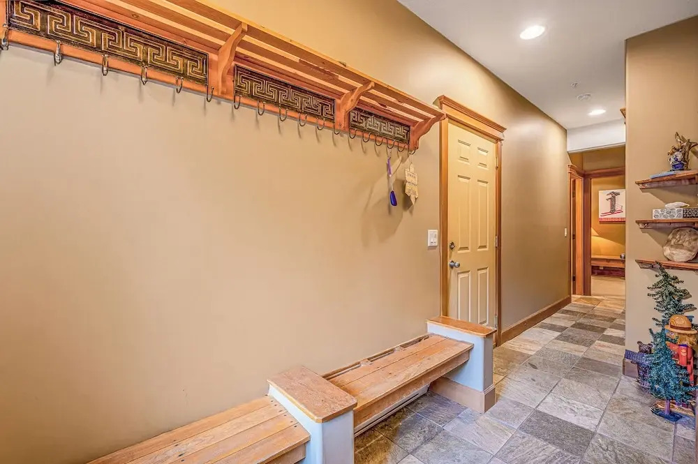 Treetop Getaway Ski In And Out Sleeps 10