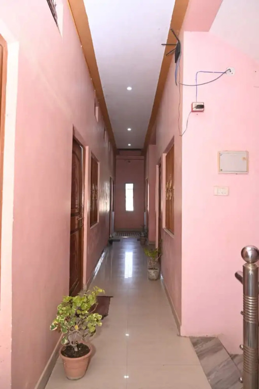 Goroomgo Mahamaya Guest House Varanasi