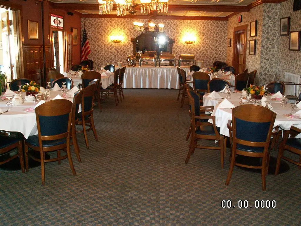 The Winthrop Arms Hotel And Restaurant