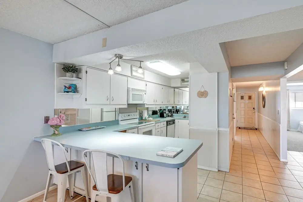 Regency Towers PCB Condo: Beach Access & 2 Pools