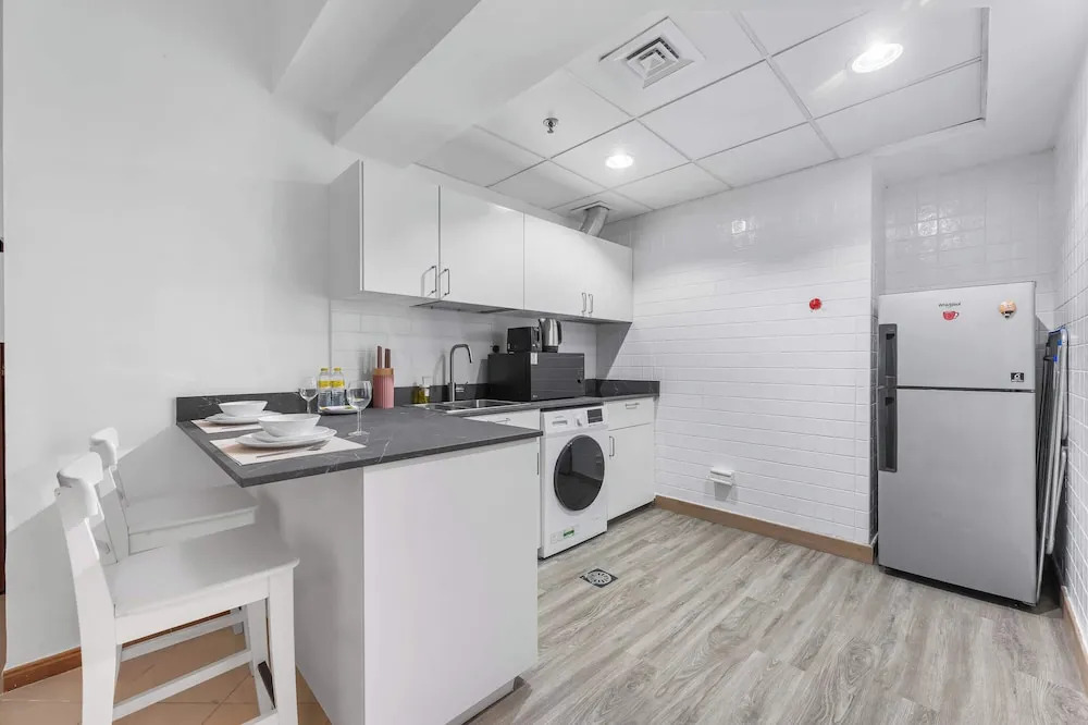 Stayshort - 1 Bed Apartment Sleeps 4 in Dubai Marina