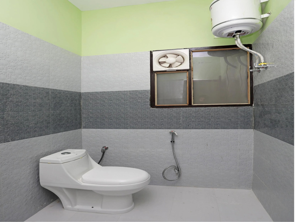 OYO 12758 Hotel Greenview Inn