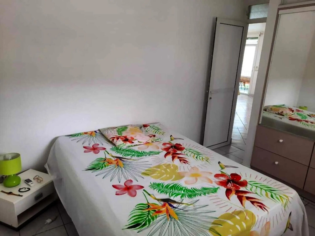 Maison de 3 chambres a Deshaies a 200 m de la plage avec vue sur la mer jardin clos et wifi