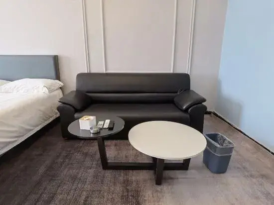 Qingling Apartment (Changchun University Satellite Plaza Branch)