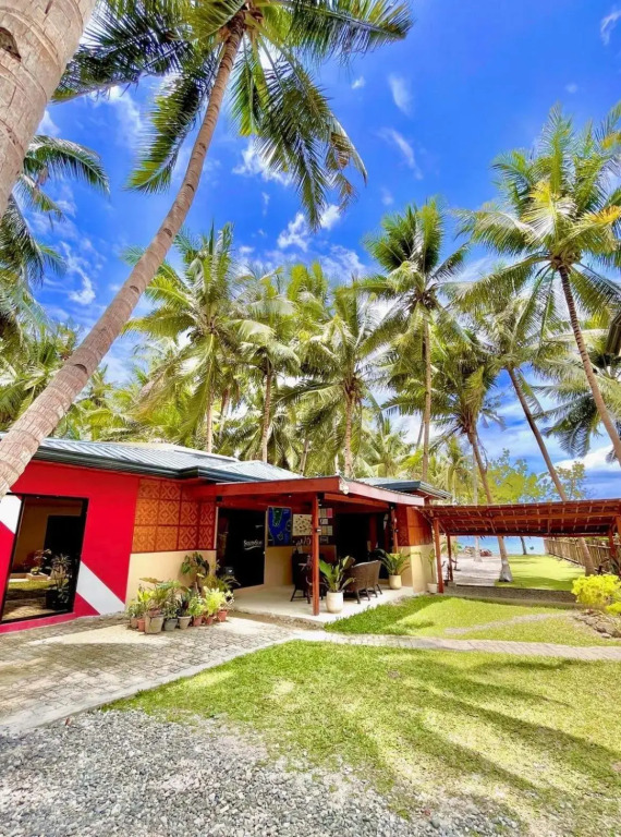 Southseas Beach Resort and Dive Center