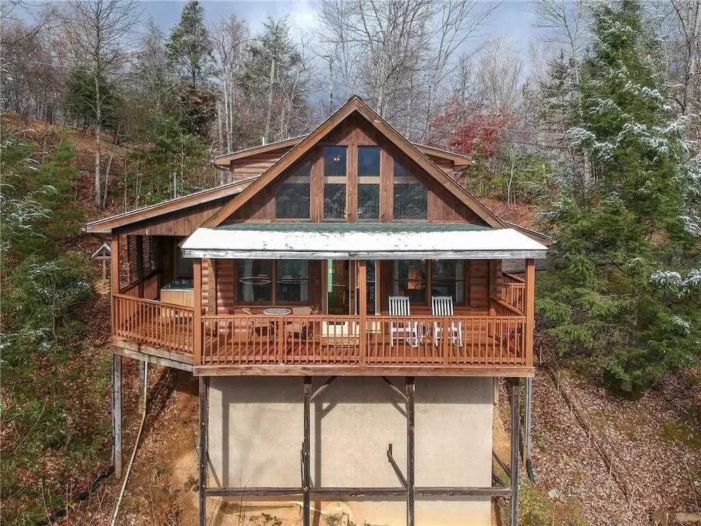 Dew South 2 Bedroom Home with Hot Tub