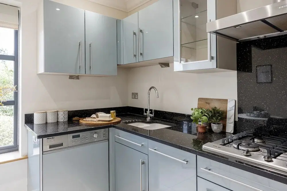 Riverside Home with Private Parking