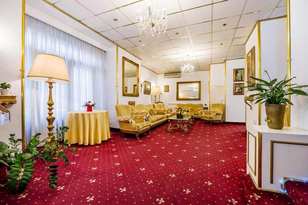 Hotel Carpati Imparatul Romanilor
