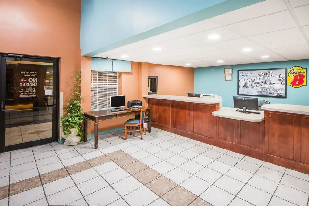 Super 8 Tulsa Ok