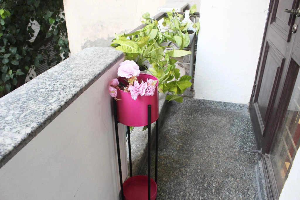 Luxurious modern 2BHK prime location Delhi