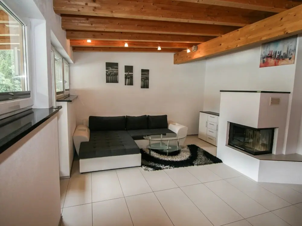 Sandra See in See With 2 Bedrooms and 1 5 Bathrooms