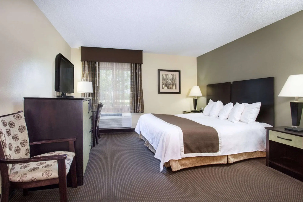 Baymont Inn And Suites Dale
