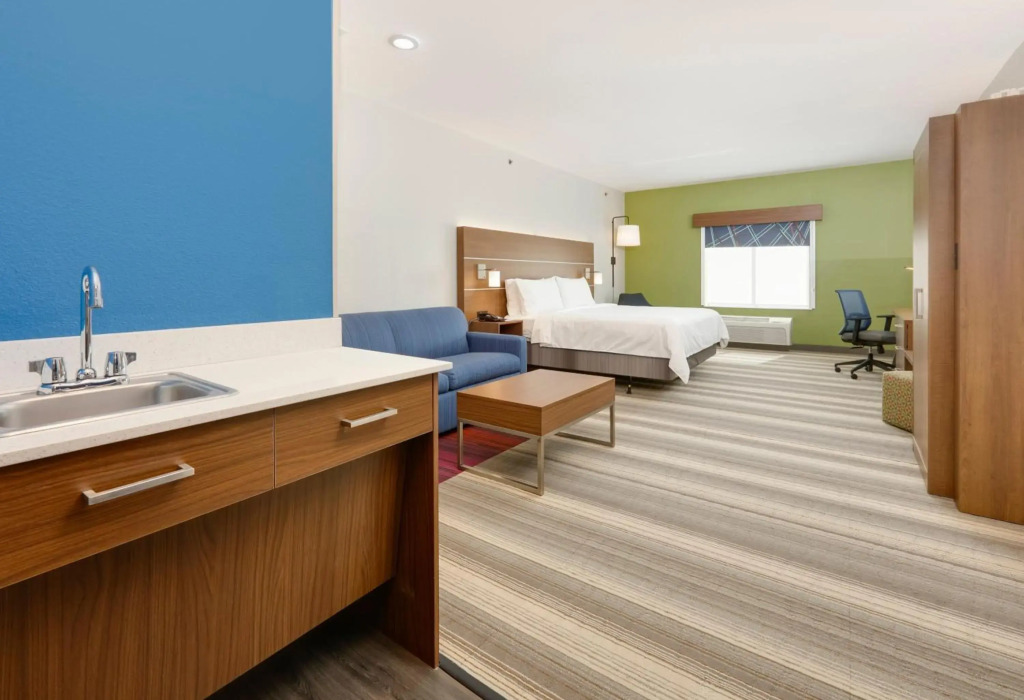 Holiday Inn Express & Suites - Denton North by IHG