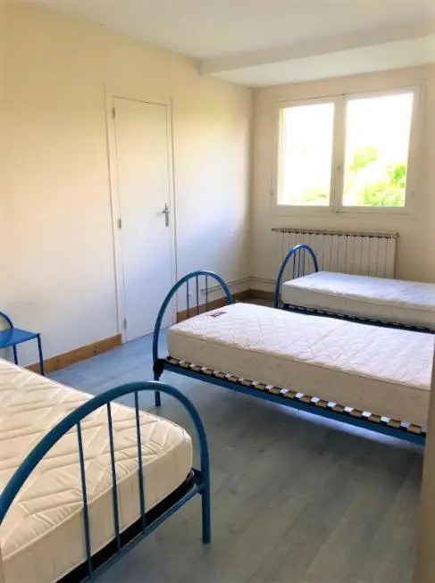Appartement vue sur baie et océan, 100 m de la plage et du centre par chemin privé