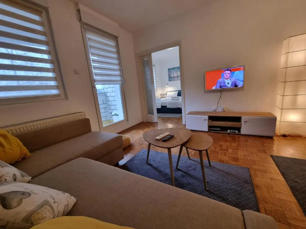 Simeon Apartment