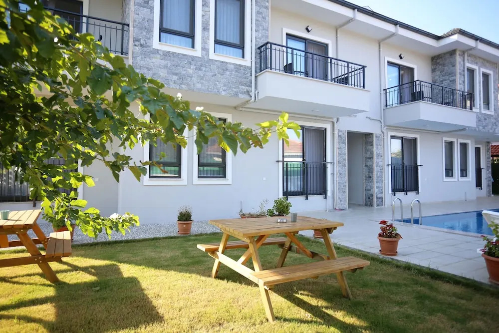 Bright House Apart
