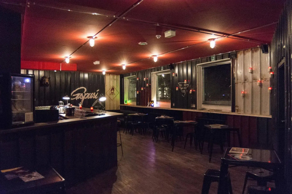 Gspusi Bar Hostel