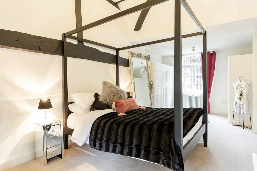 Beautiful 4 Bedroom Property
