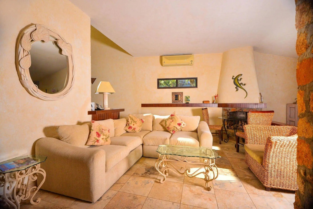 Villa los Geckos by Cabo Villas