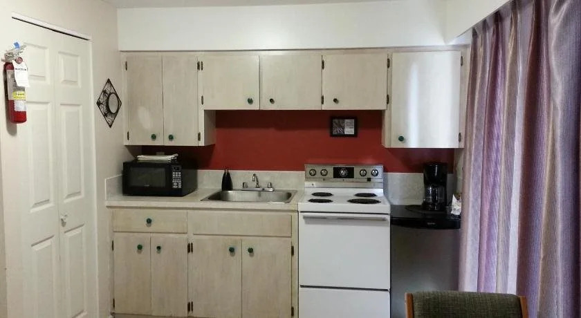 Edgewater Motel
