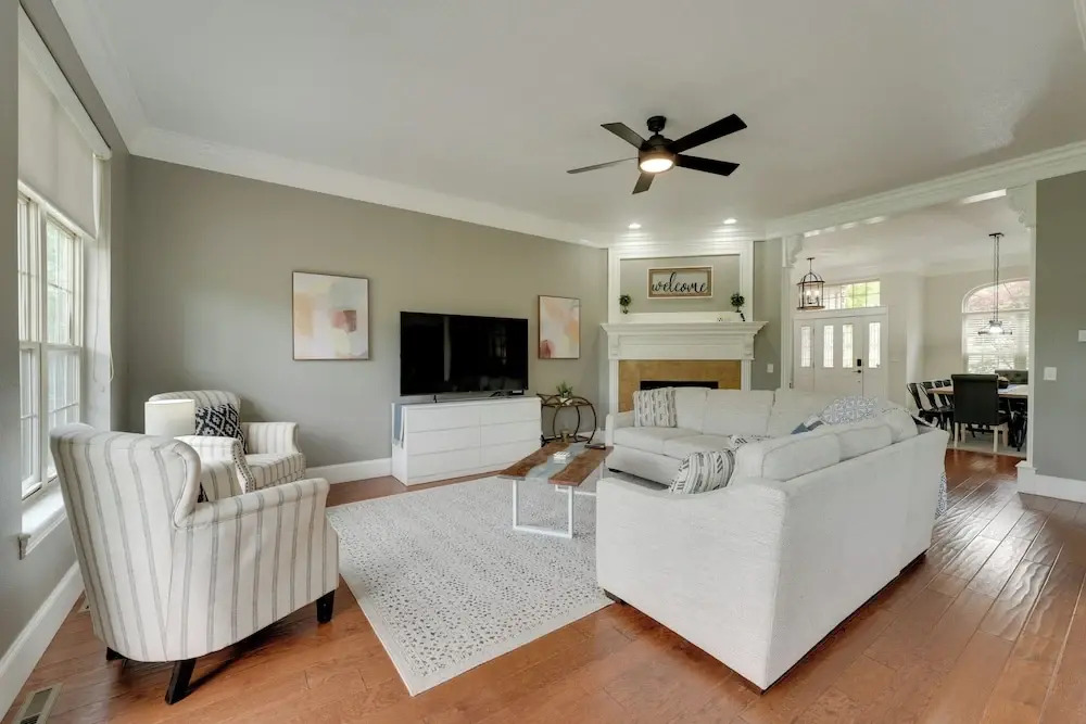 4 Mi to Branson Landing: Huge Home w/ Game Room!