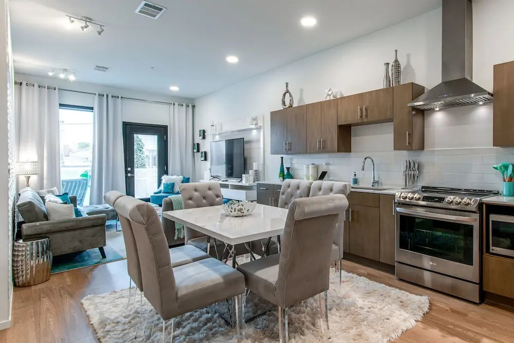 Illume New Green Community Heated Pool Deck 1 Bedroom Condo