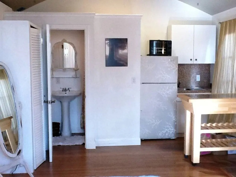 Retro Artistic 3br +loft@venice Short/long Stay 4 Bedroom Apts