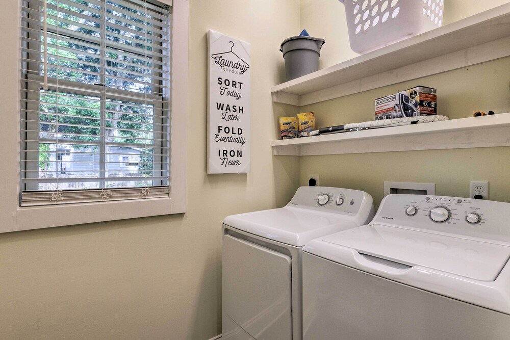 2 Mi to Dauphin St! Charming Home in Mobile