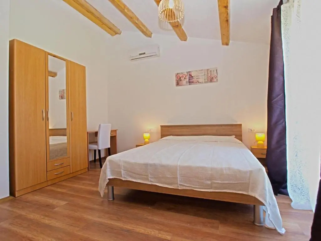 House Andrej 1372