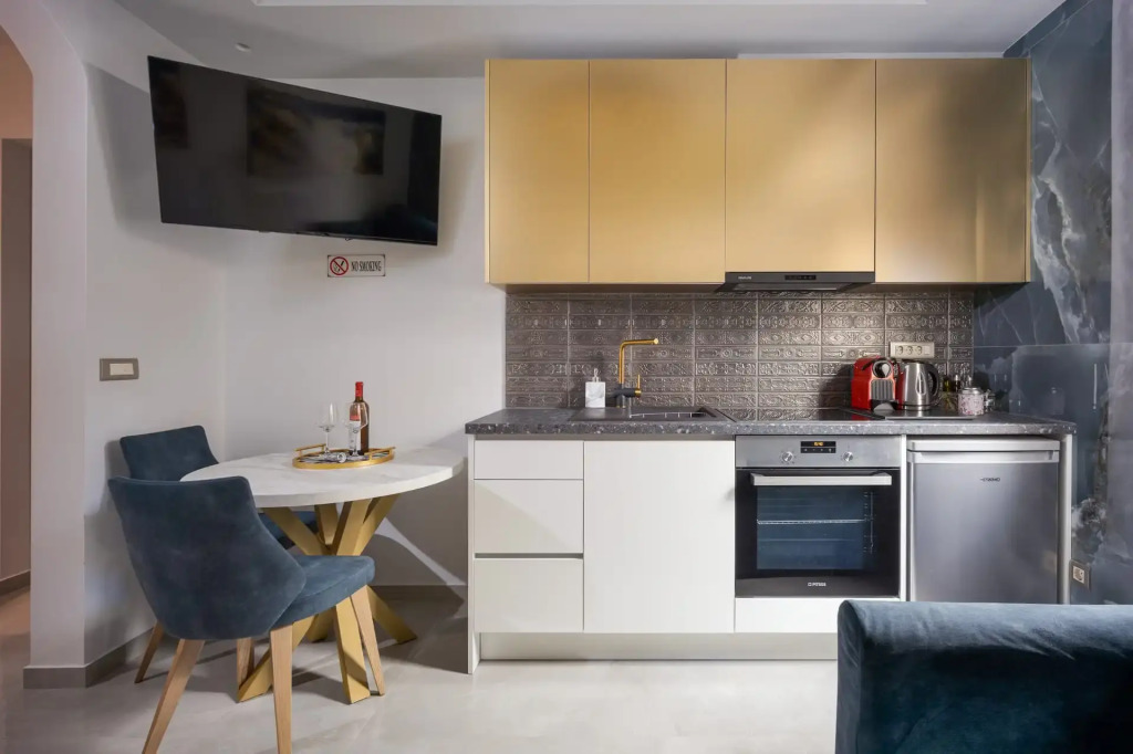 Royal Gold City Suites by Omilos Hotels