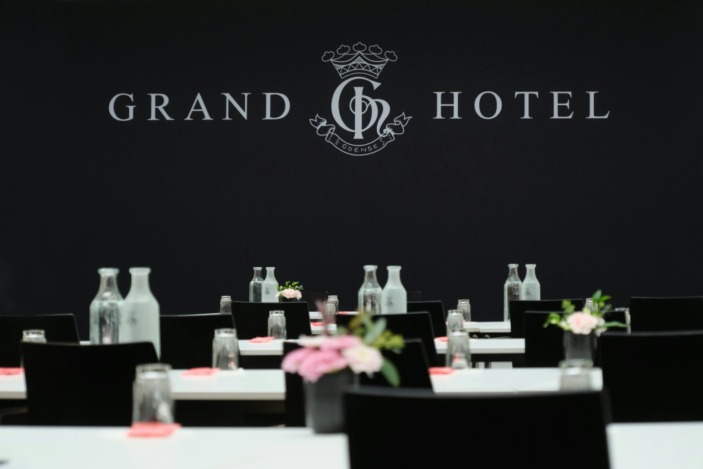 First Hotel Grand